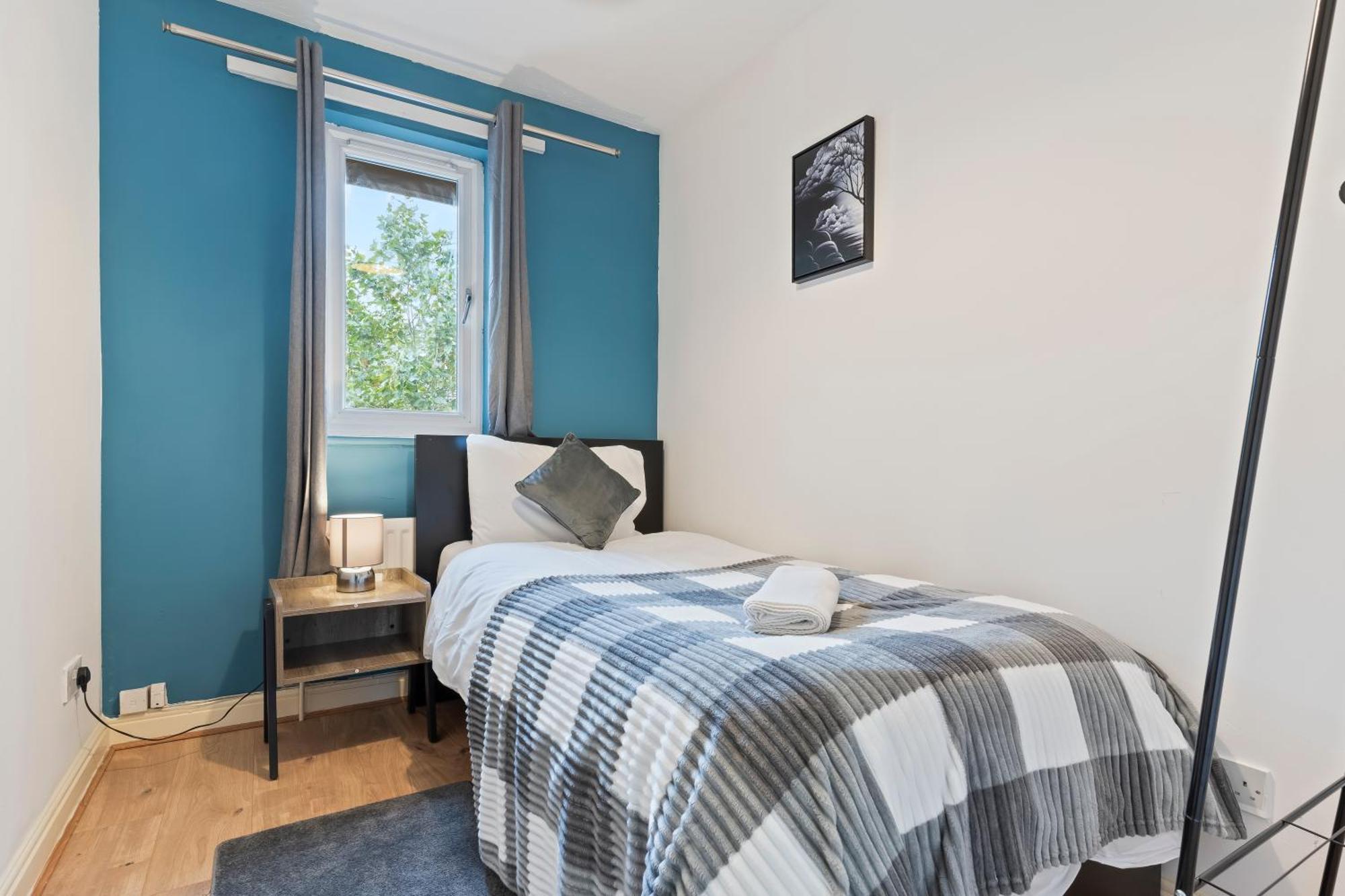 Lovely 4Br House In The City With Parking London Eksteriør billede