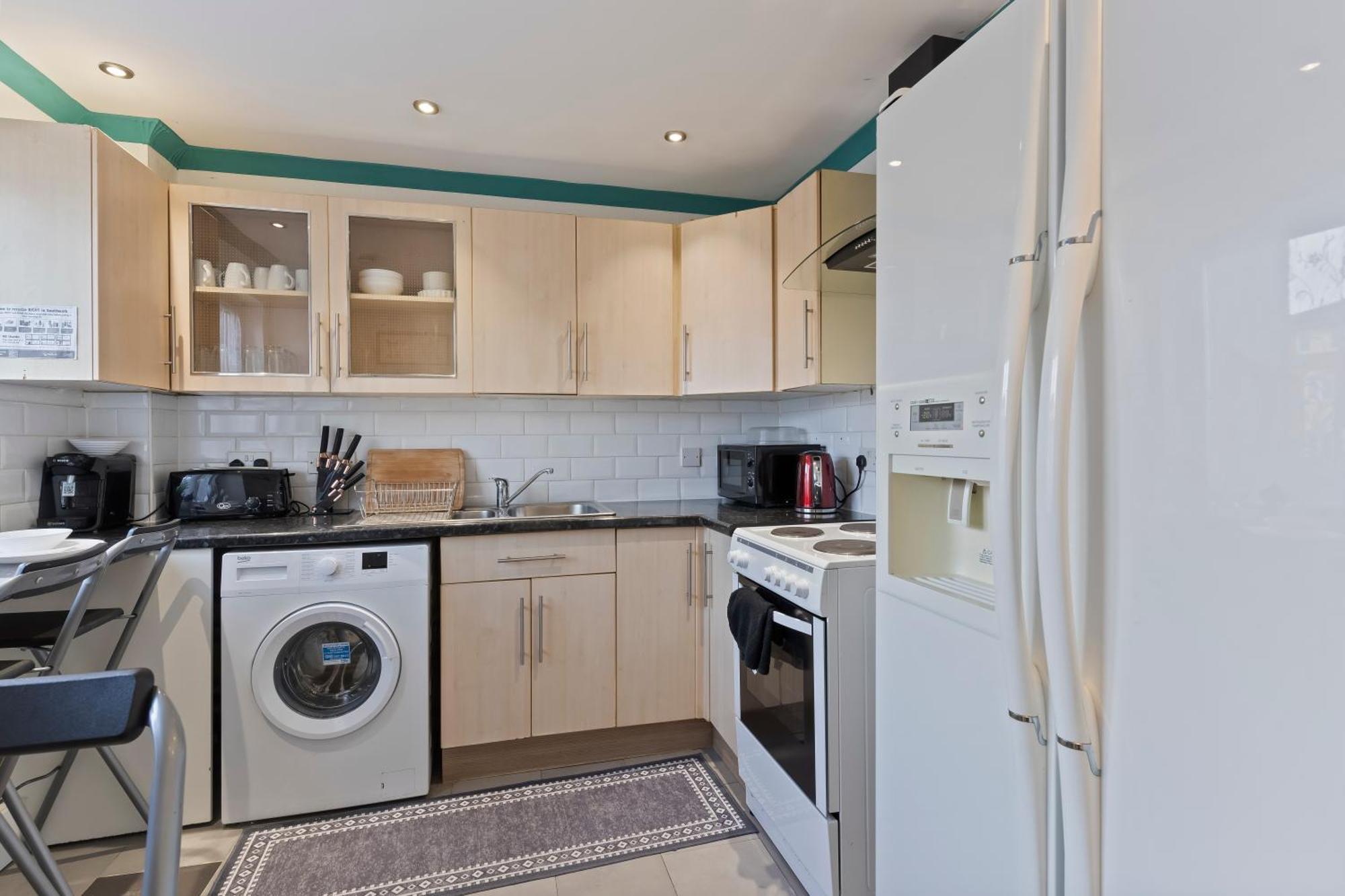 Lovely 4Br House In The City With Parking London Eksteriør billede