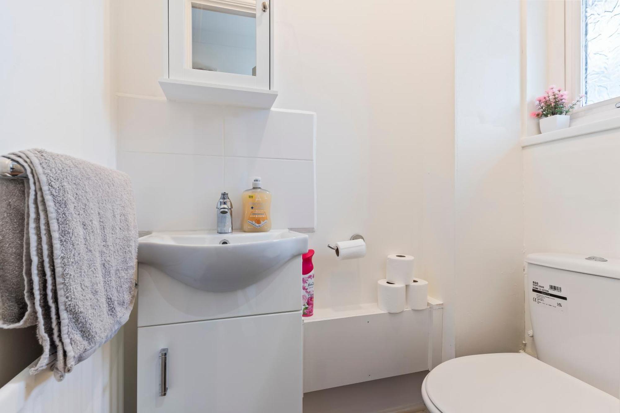 Lovely 4Br House In The City With Parking London Eksteriør billede